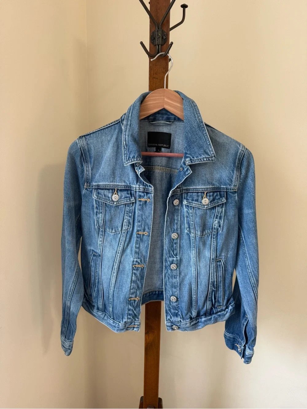 Banana Republic tailored trucker